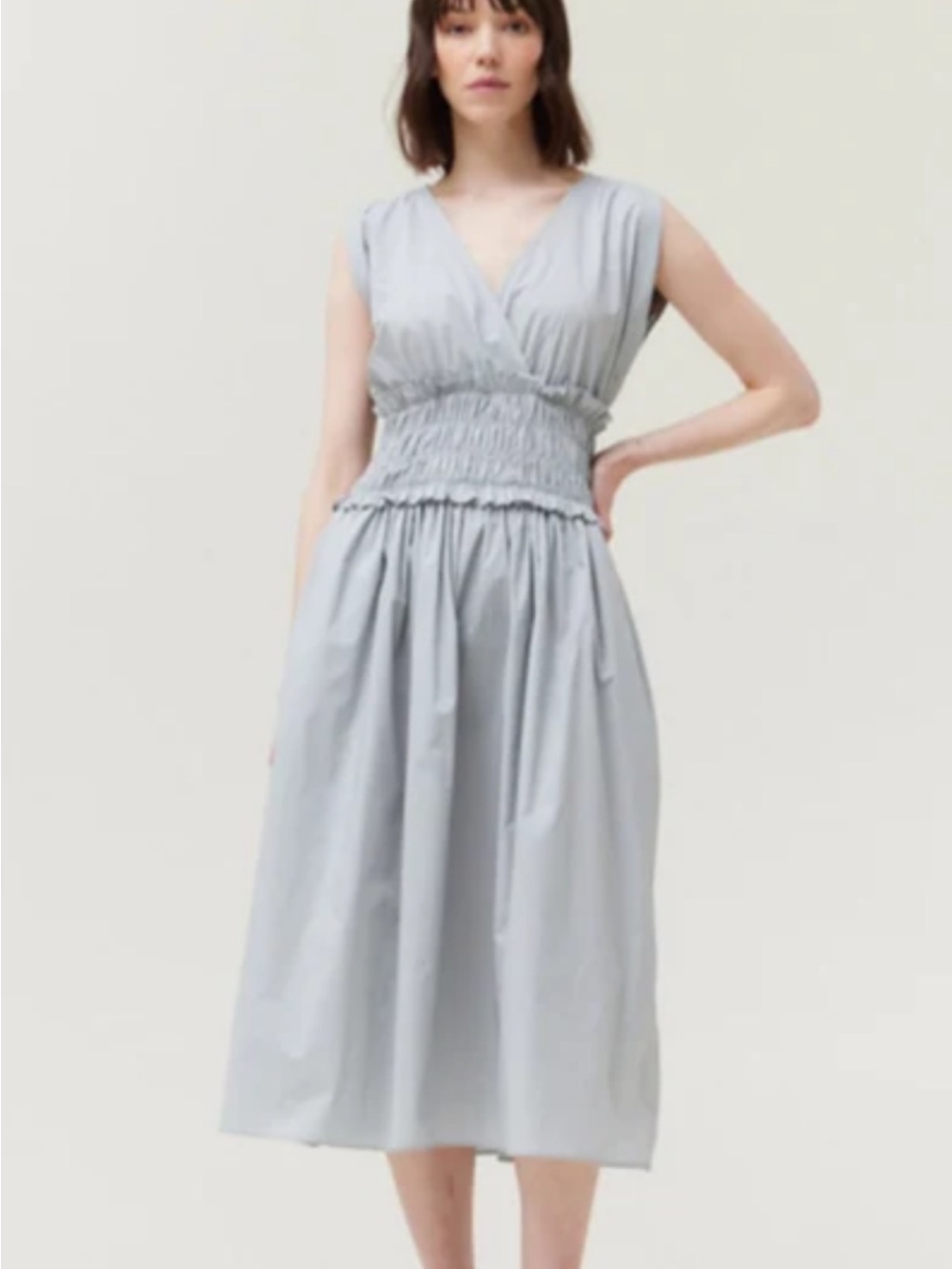 Grade & Gather Light Gray Sleeveless Smocked-Waist Midi Dress pockets S